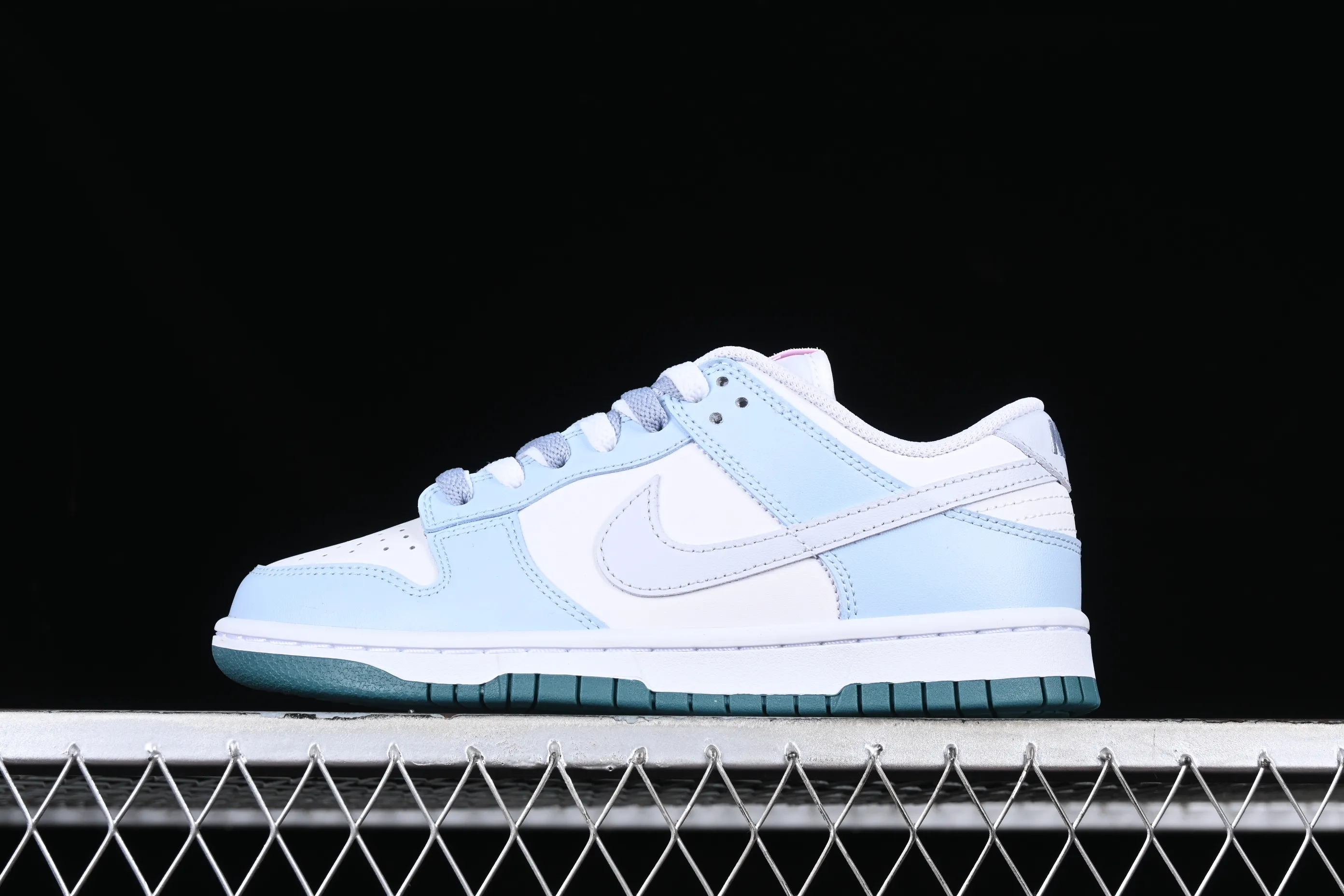 All categories Nk SB Dunk series Nk SB Dunk Low low-top sneakers Nk SB Dunk Low Frozen color SB low-top sports and leisure sneakers FD9911-101